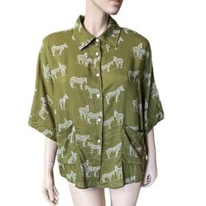 NEW MDM Top Animal Print Zebra Green Shirt Blouse Size Large Short Sleeves